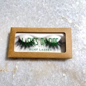 Hemp lashes in style “Mahina”